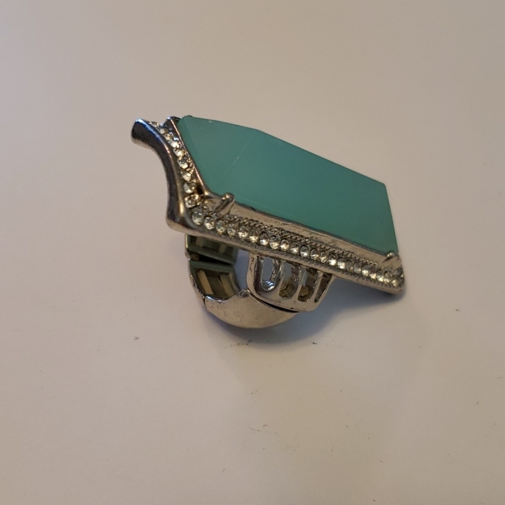 Ring - Picture 2 of 4